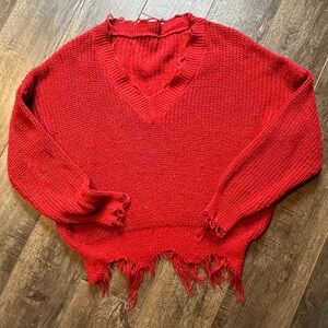 Red distressed sweater size med